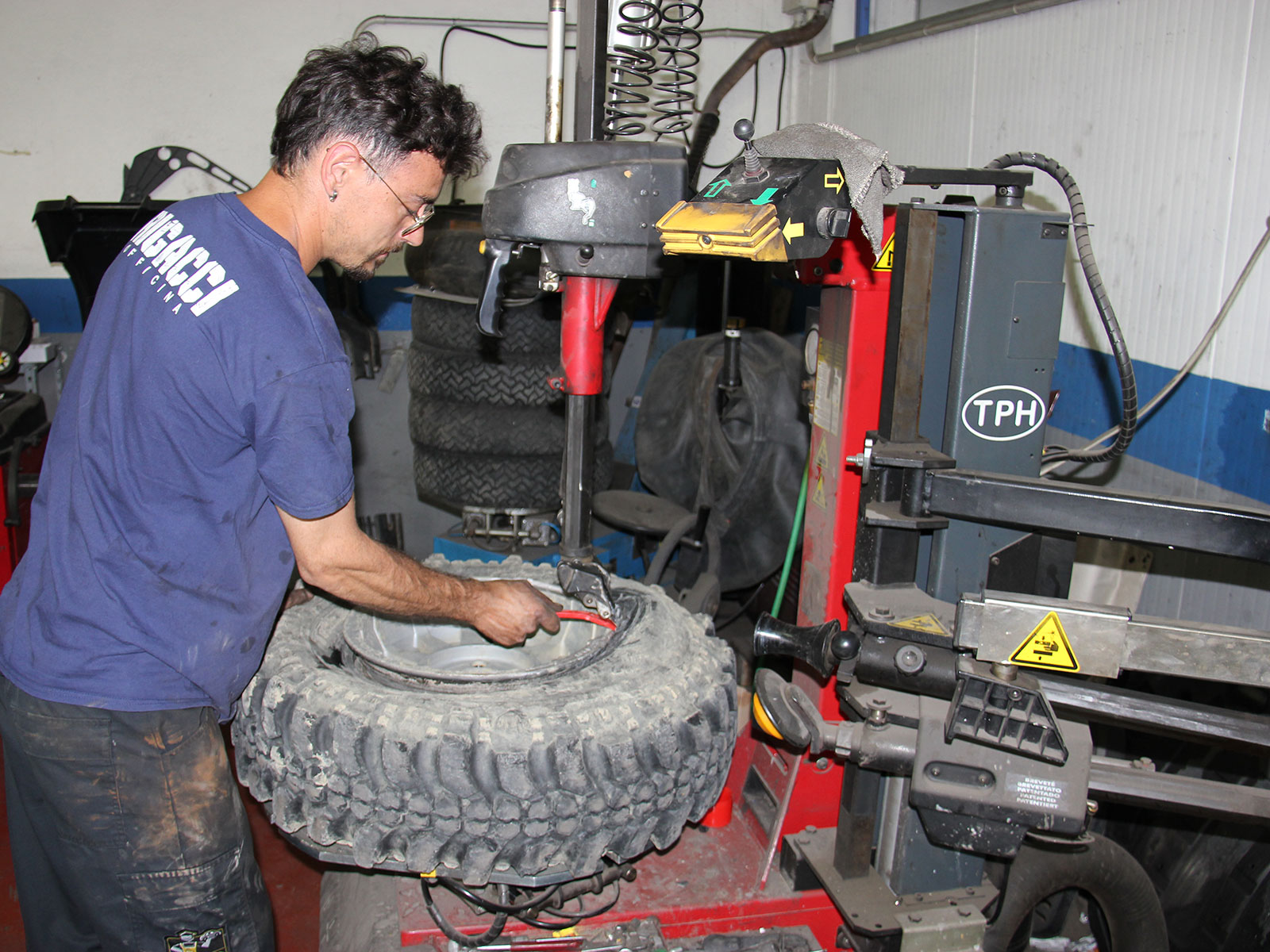 Autofficina e Riparazione Veicoli San Gimignano, Certaldo - Officina Rigacci